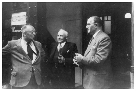 Anton Schaapveld en dhr. Nijhuis en Bertus Macrander ca. 1950