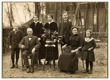 Familiefoto 1917 - J. Borghuis-C.M. Klein Nijenhuis
