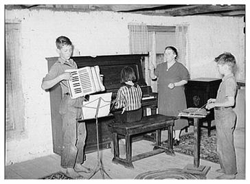Summer_session_music_lesson_1940